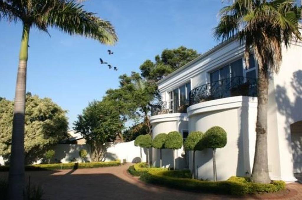 Luxury Beach Apartments Amanzimtoti Exterior photo