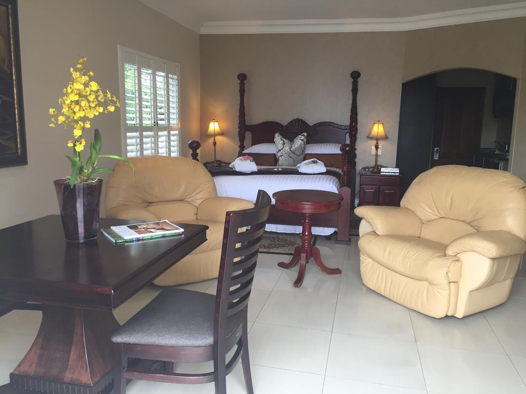 Luxury Beach Apartments Amanzimtoti Exterior photo